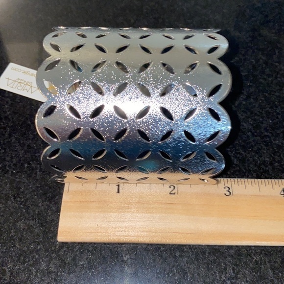 Amrita Singh Allyson open silver tone cuff bracelet. 2.75 “ wide. NWT. - Picture 8 of 8